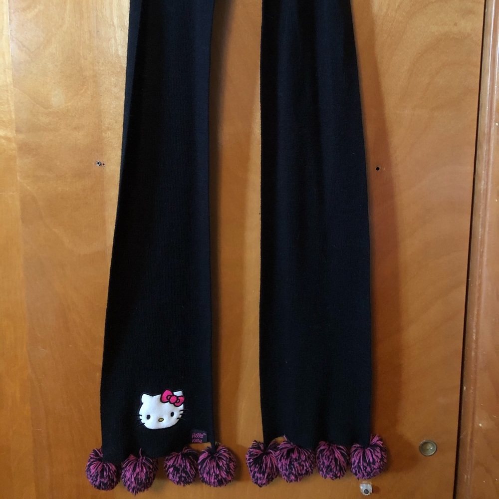 Hello Kitty scarf